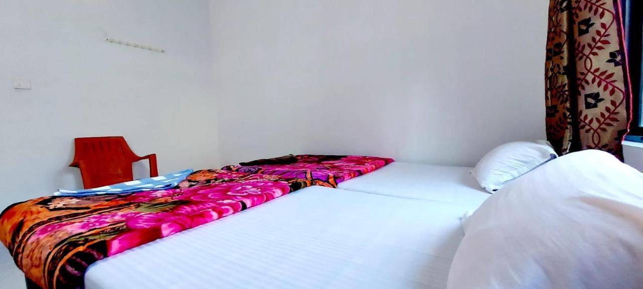 Nilam Guest House Bodh Gaya Ngoại thất bức ảnh