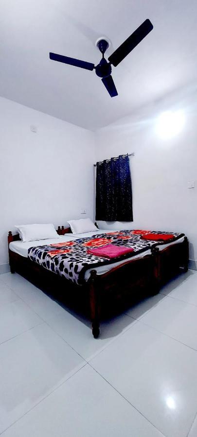 Nilam Guest House Bodh Gaya Ngoại thất bức ảnh