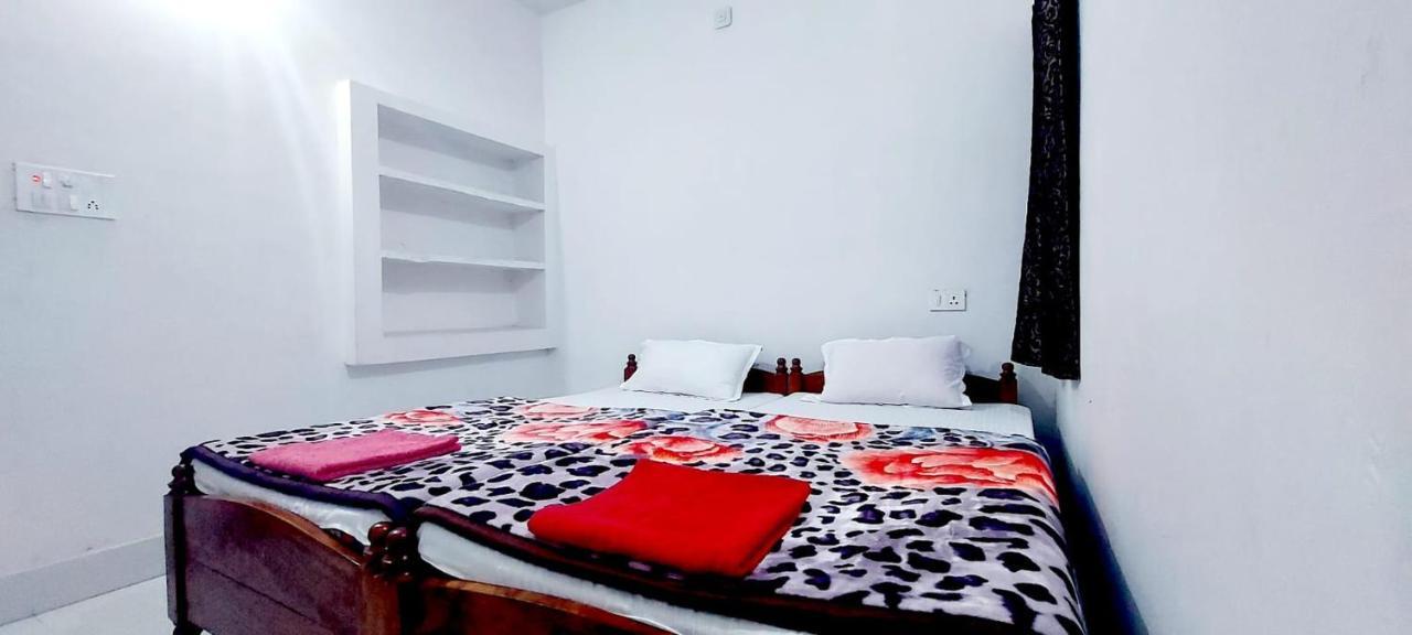 Nilam Guest House Bodh Gaya Ngoại thất bức ảnh