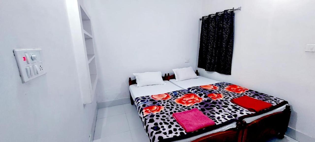 Nilam Guest House Bodh Gaya Ngoại thất bức ảnh