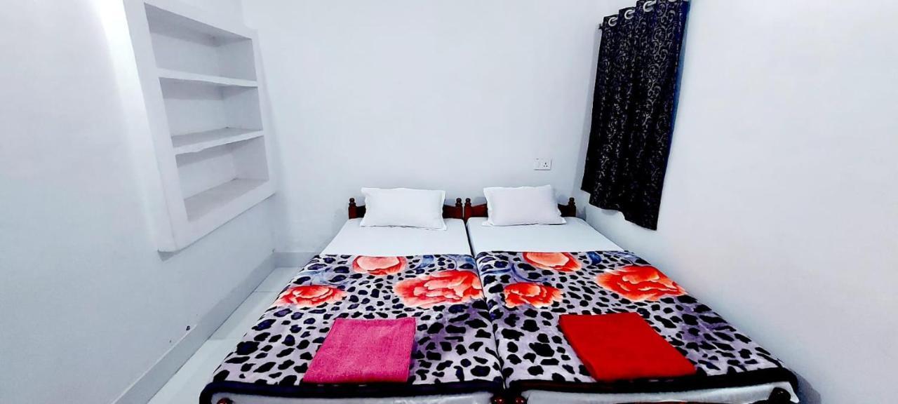 Nilam Guest House Bodh Gaya Ngoại thất bức ảnh