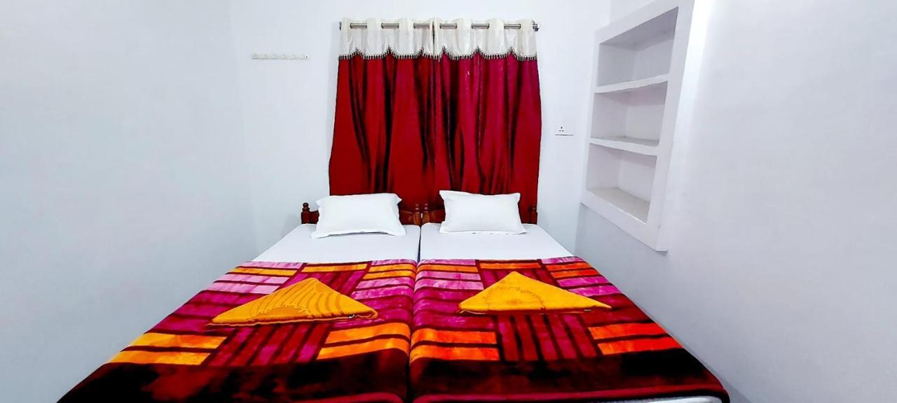 Nilam Guest House Bodh Gaya Ngoại thất bức ảnh